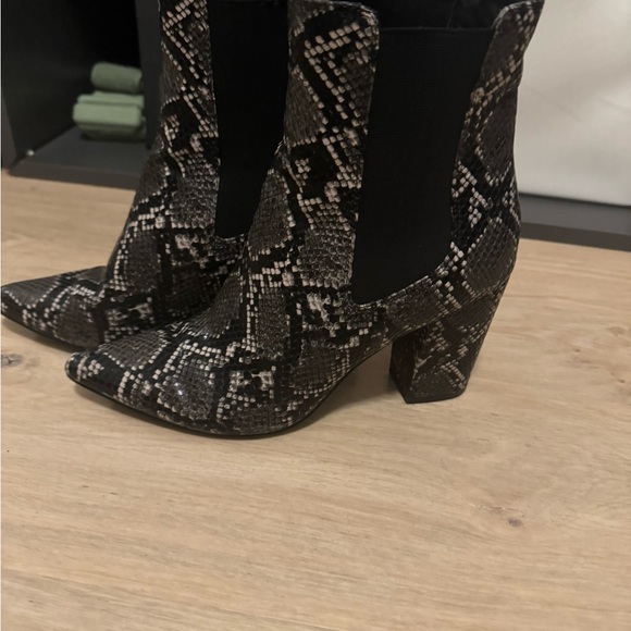 Steve Madden Pointed Toe Snakeskin Boots - Picture 3 of 4